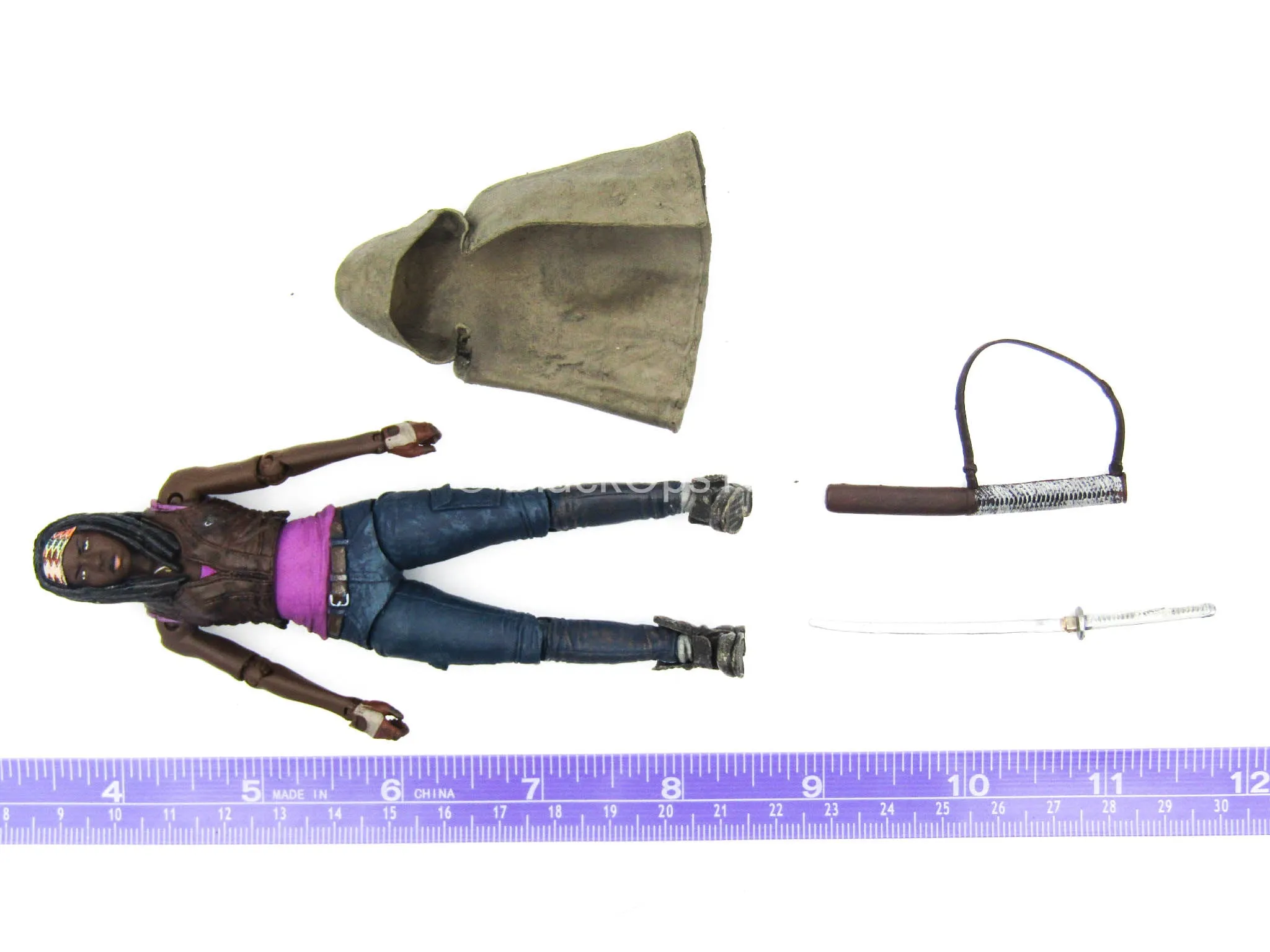 5 INCH SCALE - TWD - Michonne w/Survival Gear Set