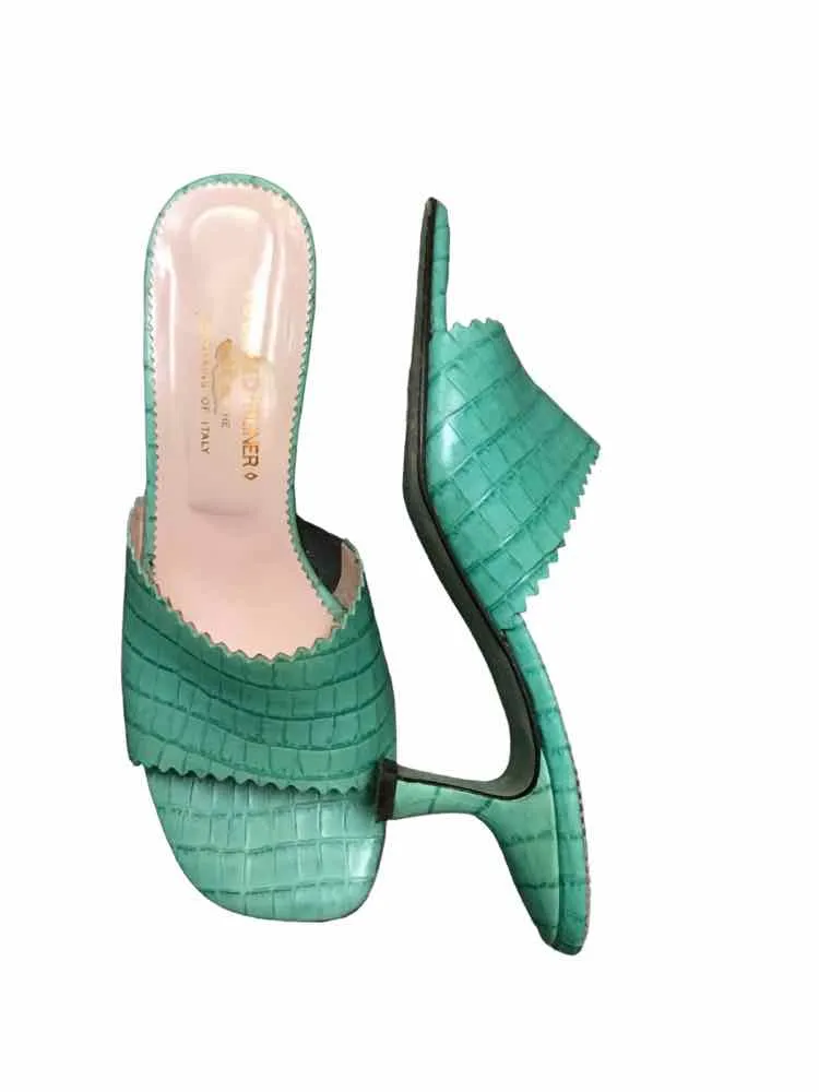 Donald Pliner Green Size 7 Shoes