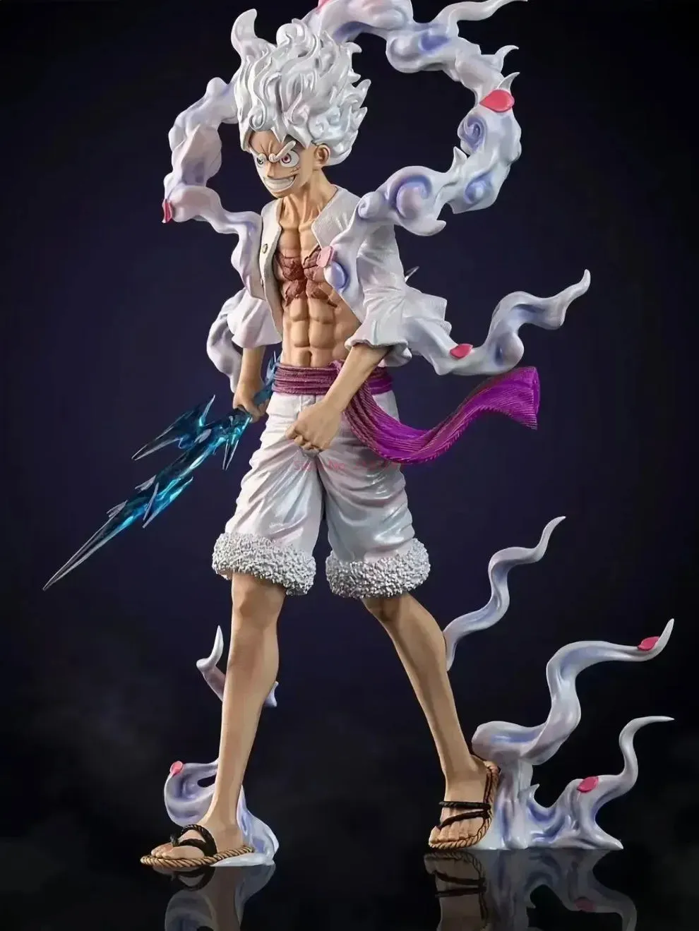 PRE-ORDER Luffy gear 5 walking