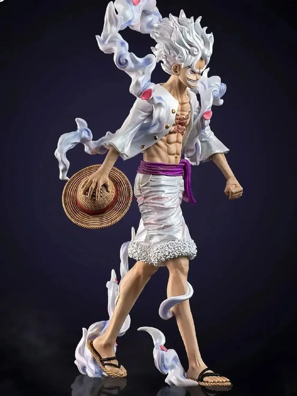 PRE-ORDER Luffy gear 5 walking