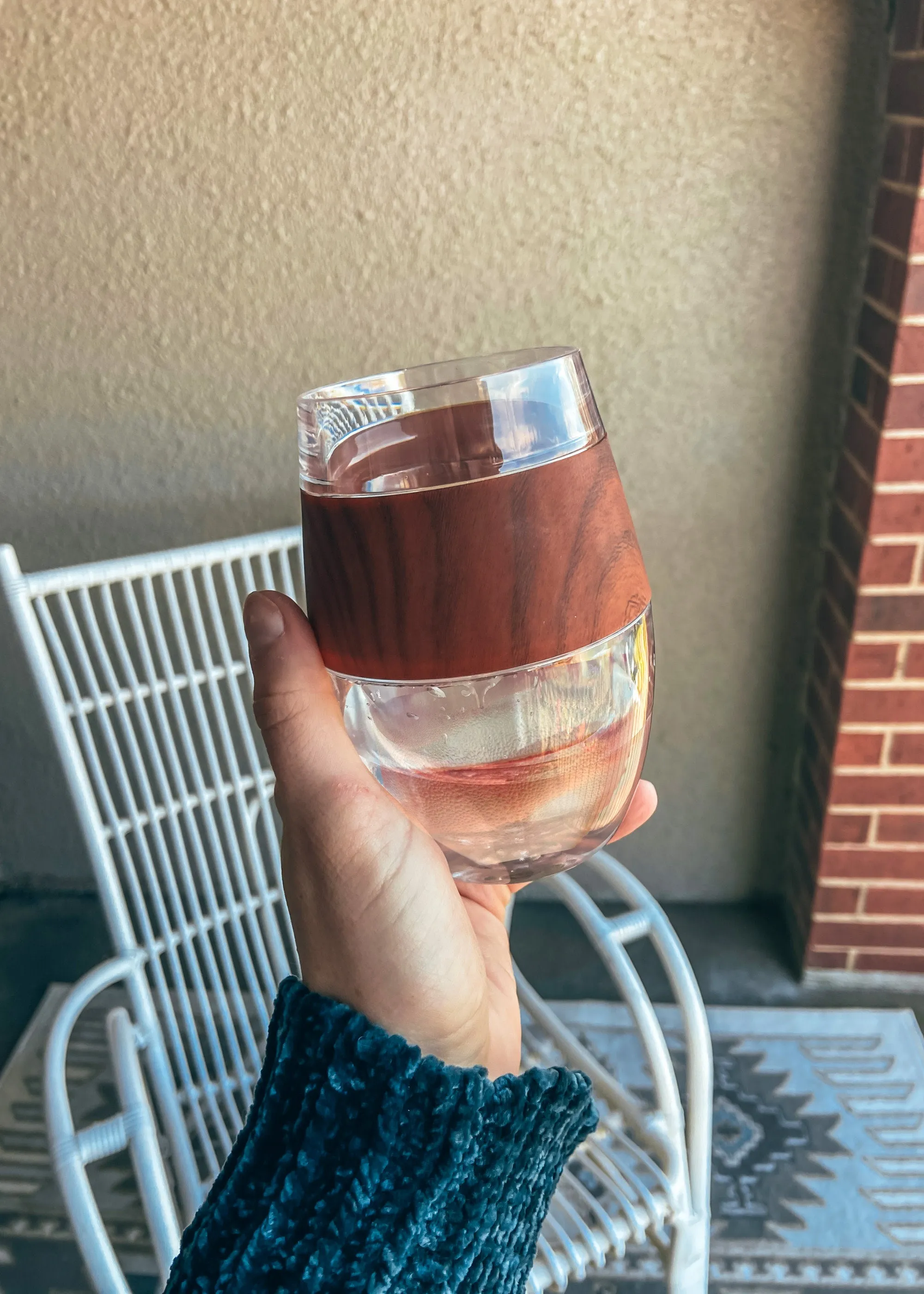 Wine FREEZE™ Cooling Cup in Wood